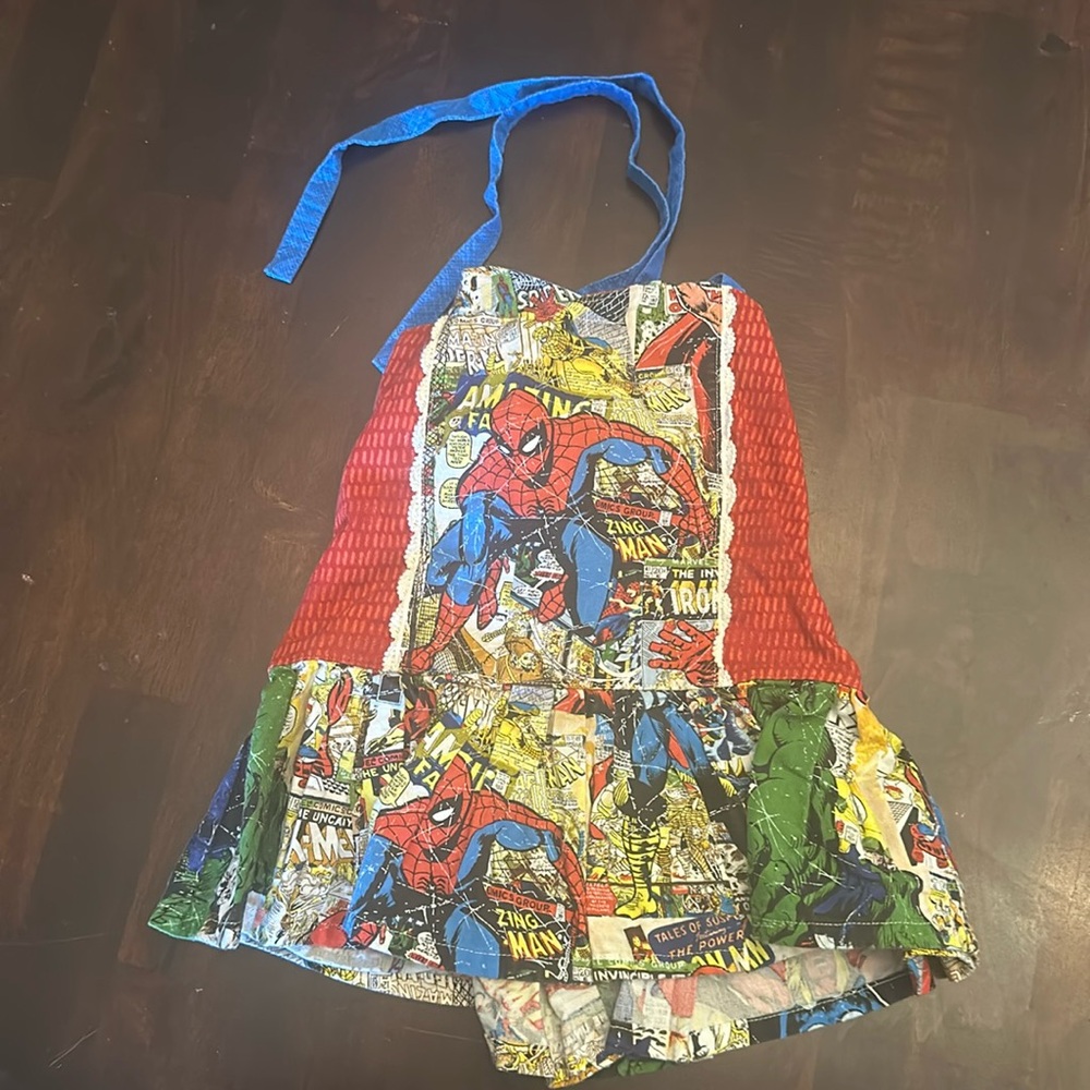 Super hero top. 4T